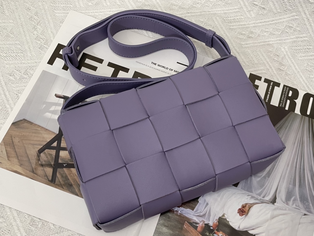 Cassette Intreccio Leather Cross-body Bag Purple